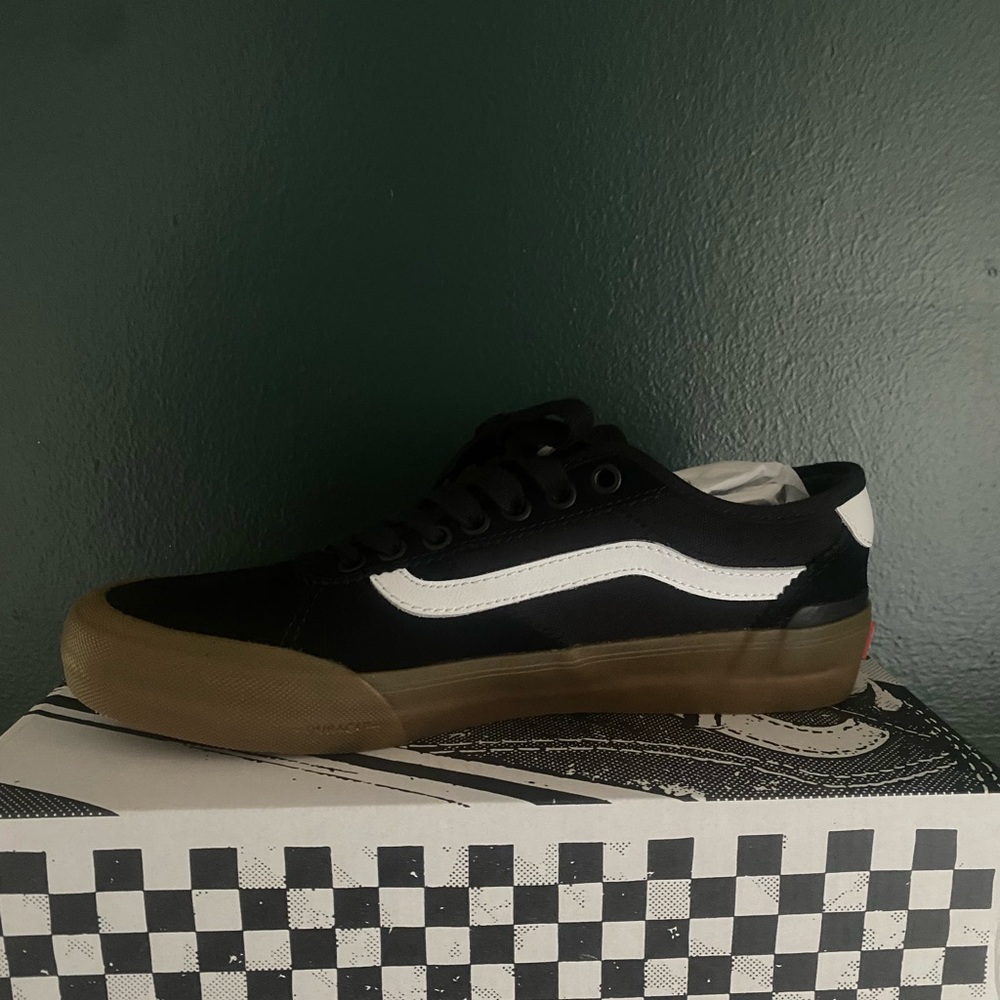 Chima 2 NWT Vans